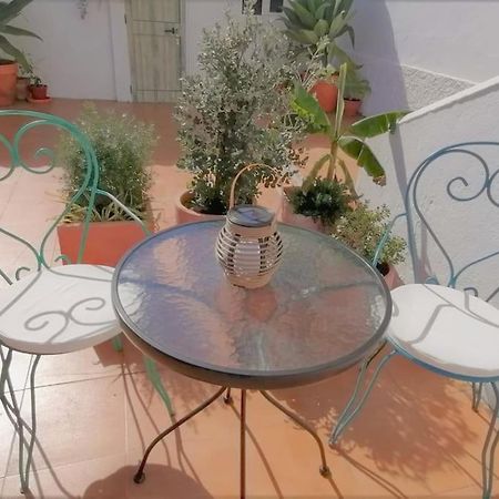 Cozy Apartment With Private Courtyard Barcarena Ngoại thất bức ảnh