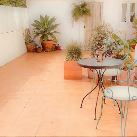 Cozy Apartment With Private Courtyard Barcarena Ngoại thất bức ảnh