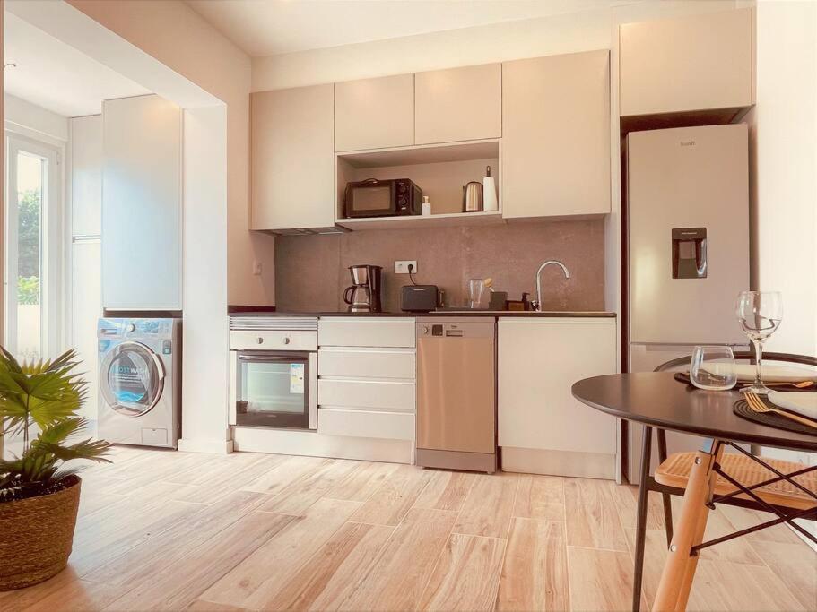 Cozy Apartment With Private Courtyard Barcarena Ngoại thất bức ảnh