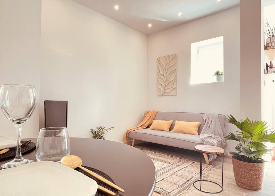 Cozy Apartment With Private Courtyard Barcarena Ngoại thất bức ảnh