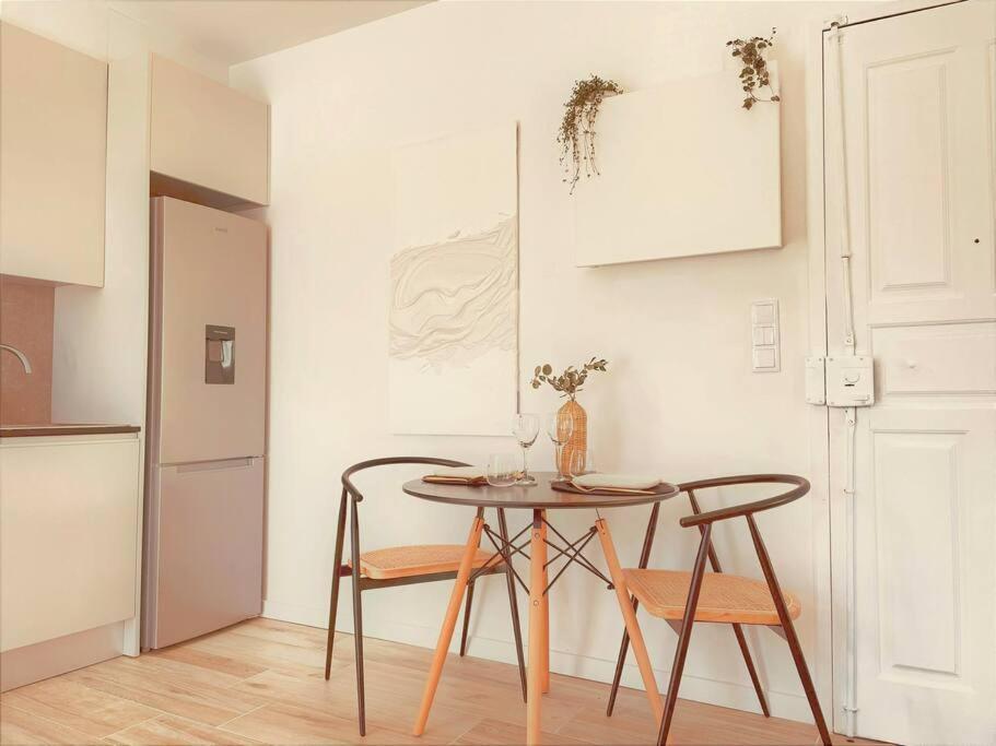 Cozy Apartment With Private Courtyard Barcarena Ngoại thất bức ảnh