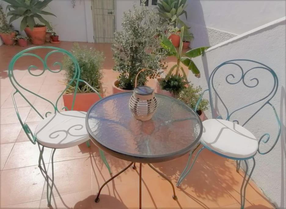 Cozy Apartment With Private Courtyard Barcarena Ngoại thất bức ảnh