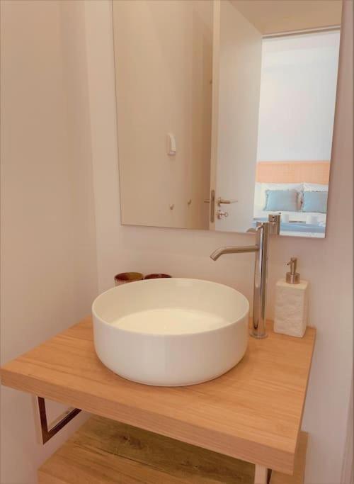 Cozy Apartment With Private Courtyard Barcarena Ngoại thất bức ảnh