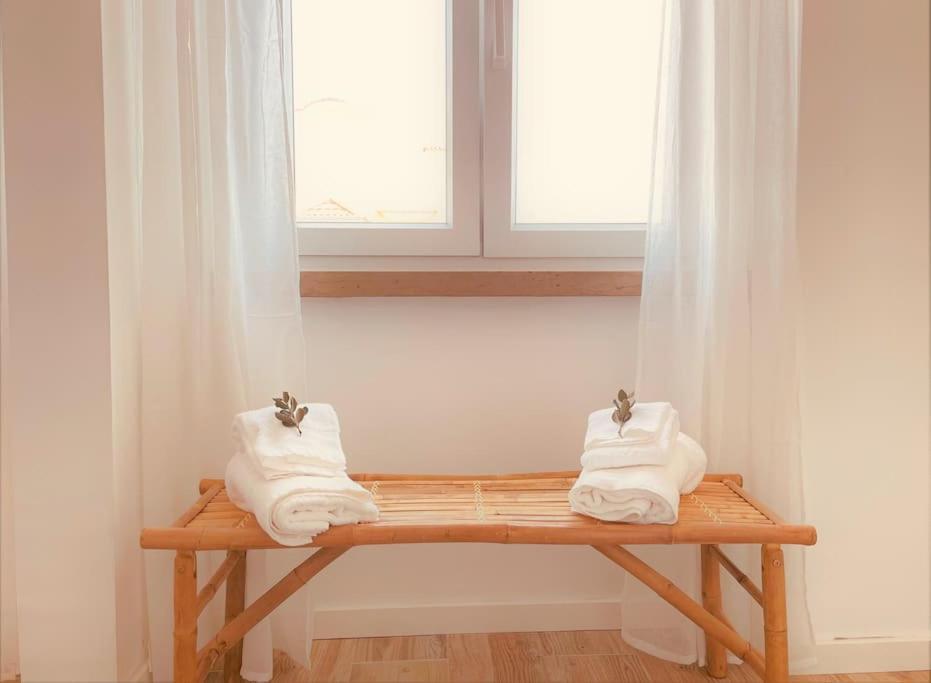 Cozy Apartment With Private Courtyard Barcarena Ngoại thất bức ảnh